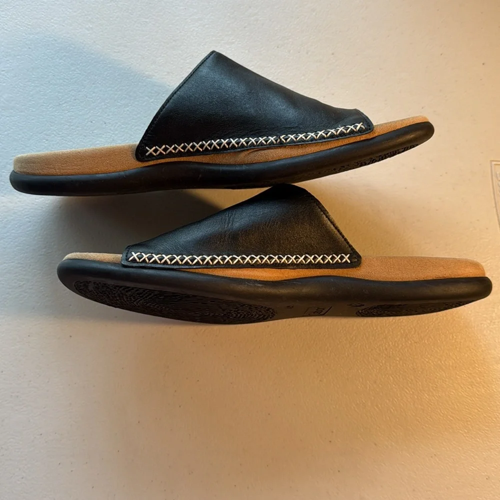 Gabor Men’s Black Leather Toe-Loop Slide with Beige Footbed sandal Size 9 - 9.5